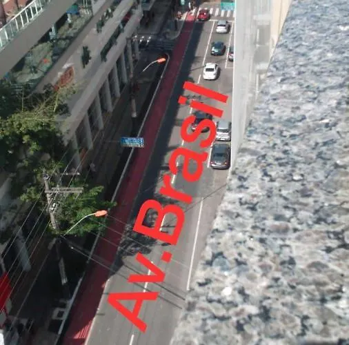 Apto Av. Brasil - Centro